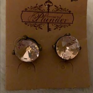 Plunder studs